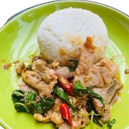 ข้าวกะเพราหมูหมักนุ่ม ( เมนูแนะนำ)
