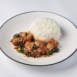 M4 กะเพรา หมูตุ๋น