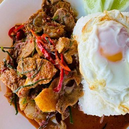 ผัดพะแนงกระดูกอ่อนหมู(กับข้าว)