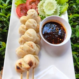 ย่าง ยำ แซ่บ by ลูกชิ้นแม่ลอนดอน