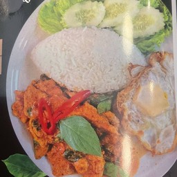 ข้าวพริกแกง