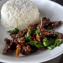 ข้าวราดกะเพราเนื้อแดดเดียว