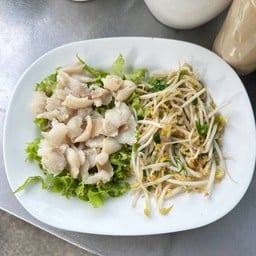 ก๋วยเตี๋ยวป.ลูกชิ้นปลา ถนนไตรรัตน์