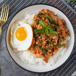 ข้าวพริกแกงไก่