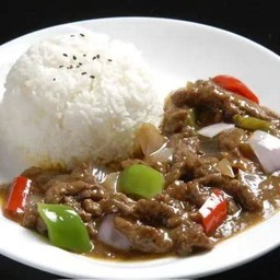 牛腩盖浇饭ข้าวหน้าเนื้อวัวตุ๋น