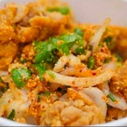 ข้าวยำไก่แซ่บ