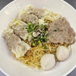 บะหมี่เกี้ยวแห้ง