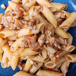 พาสต้าหมูสับผัดซอส