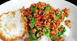 กะเพรา ราดข้าว