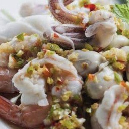 ยำสามทัพ