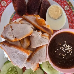 ข้าวหมูแดง