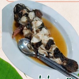 ปลาบู่นึ่งซีอิ๊ว น้ำหนัก ขีดละ 120 บาท Steamed Fish With Soy Sauce