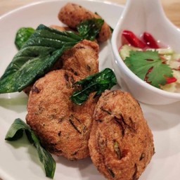 ทอดมันปลากรายแท้ (ปั้นสด)