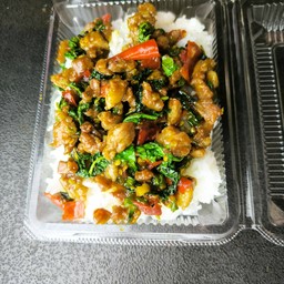 กะเพรา กระเทียม  โกลเด้นทาวน์ คู้บอน