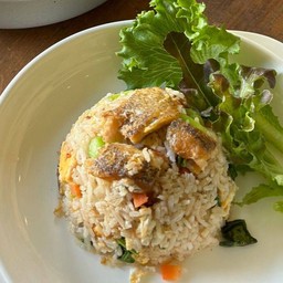 ข้าวผัดปลาสลิด