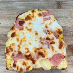 ปังข้าวโพดแฮมชีส