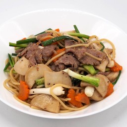 สปาเก็ตตี้ผัดพริกไทยดำเนื้อนุ่ม