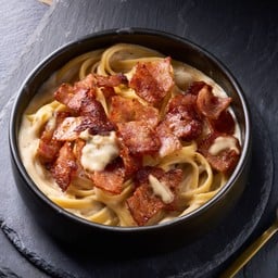 เฟสตูชินี เบคอนครีมเห็ด