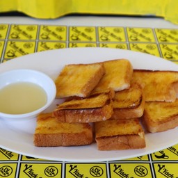 ขนมปังปิ้งเนยนม