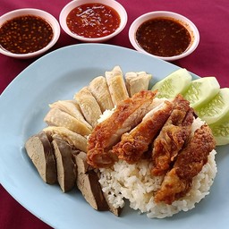 ข้าวมันไก่รวมมิตรตับ