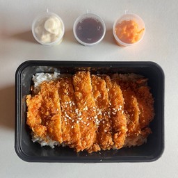 HappyChickenBox [ ข้าวไก่กรอบ มาม่าเผ็ด ]