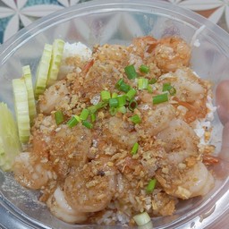 กุ้งเด้งกระเทียมพริกไทยราดข้าว