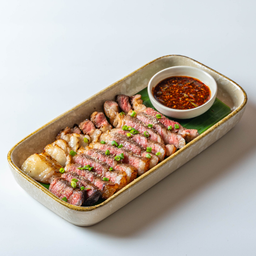 เนื้อเสือร้องไห้ย่าง Grill Beef Brisket with Jaew Sauce