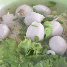 ก๋วยเตี๋ยวลูกชิ้นหมู