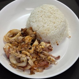 ข้าวราดทอดกระเทียม