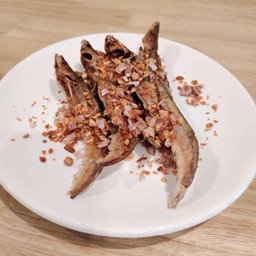 ปลาเนื้ออ่อนทอดกระเทียม