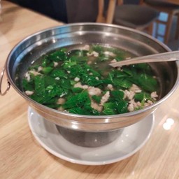 แกงจืดใบโหระพาหมูสับหม้อไฟ