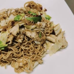 ผัดมาม่าพริกแห้ง