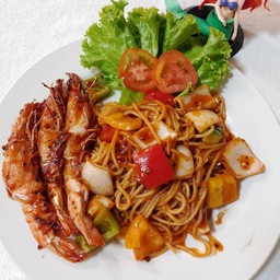 สปาเก็ตตี้กุ้งย่างซอสบาร์บีคิว