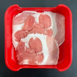 หมูสามชั้นกลมสไลด์ถาดแดง