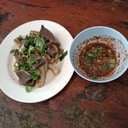 ต้มเครื่องในแห้ง+จิ้มแจ่ว