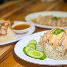 ข้าวมันไก่เสรี - อ่อนนุช70/1