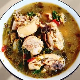 ต้มยำไก่ใบมะขามอ่อน