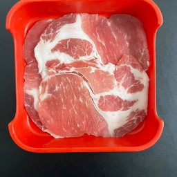 หมูสันคอสไลด์ ถาดแดง