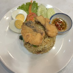 ข้าวผัดปลากะพง