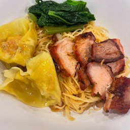 บะหมี่เกี๊ยวปู-หมูแดง