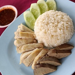ข้าวมันไก่ต้มและตับ