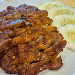 ข้าวหมูอบ อร่อยเฉย + น้ำซุบ