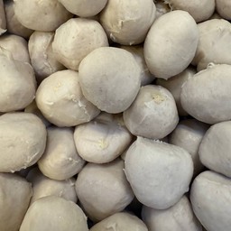 ลูกชิ้นลวก 3 ลูก