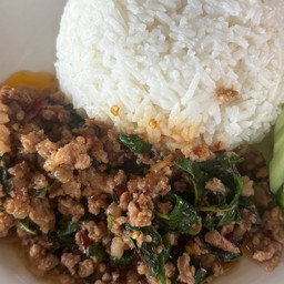 กระเพราหมูสับ