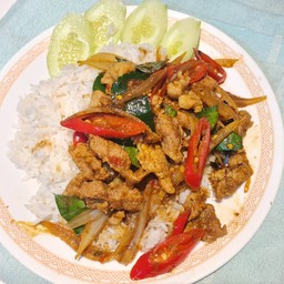 ข้าวเครื่องแกงหมู