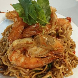 กระเพรามาม่า กุ้งสด