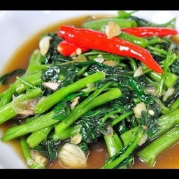 ข้าว +ผัดผักบุ้งไฟแดง