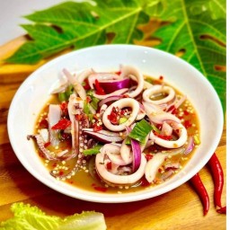 ยำปลาหมึก