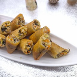 ปอเปี๊ยะไส้ผักทอด 炸春卷
