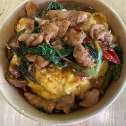 ข้าวไข่ข้นกะเพราหมูสับ